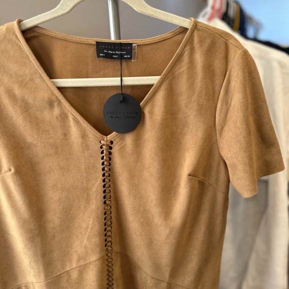 NWT Dress Forum Faux Suede Tan Dress Small - Picture 2 of 5